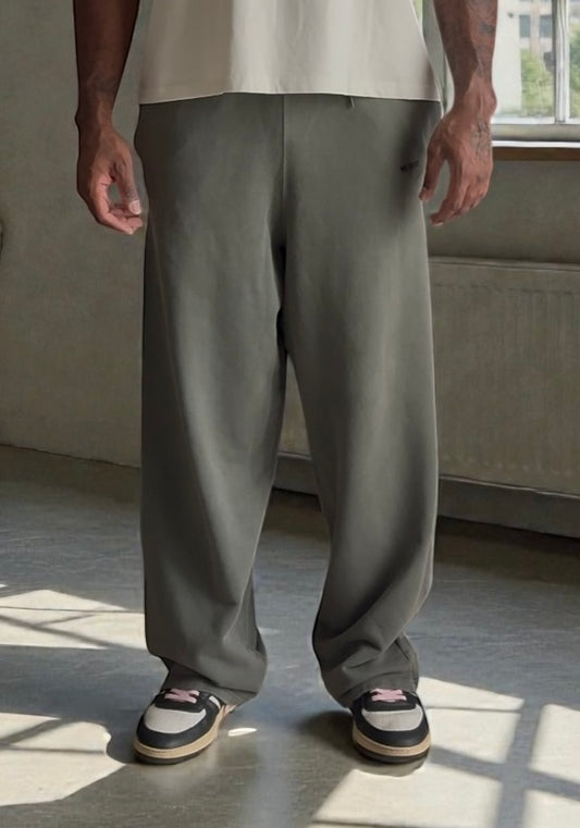 WT.01 — The Baggy Sweatpants (Ritual I)